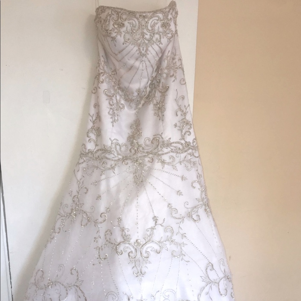 Wedding dress